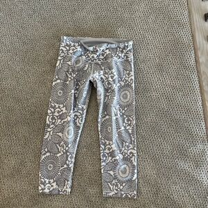 Lululemon cropped leggings